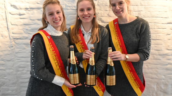 Tabaksfee & eredames op champagnecapsulebeurs 2026